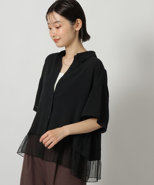 LAKOLE(ラコレ)の「<多機能ウェア>ヘムレースドッキングシャツ / 657250(シャツ/ブラウス・レディース・ブラック/オフホワイト/ブルー・FREE)」の1枚目の写真