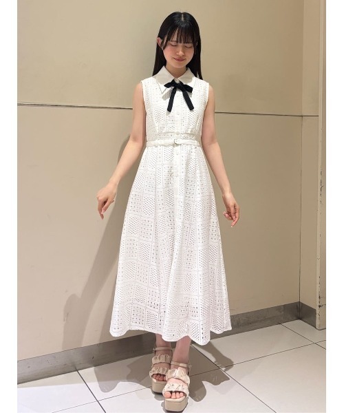 REDYAZEL(レディアゼル)の「リボンブロックパターンレースノースリーブフレアロングワンピース(ワンピース・レディース・ブラック/オフホワイト/アイボリー・SMALL/MEDIUM)」の11枚目の写真