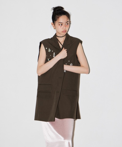 ANDRESD(アンドレスド)の「ビジューボックスシルエットジレ / Bijou Box Silhouette Gilet(ベスト・レディース・ブラック/ブラウン/グレー・S/M)」の3枚目の写真