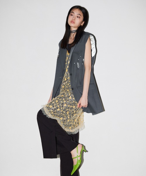 ANDRESD(アンドレスド)の「ビジューボックスシルエットジレ / Bijou Box Silhouette Gilet(ベスト・レディース・ブラック/ブラウン/グレー・S/M)」の2枚目の写真