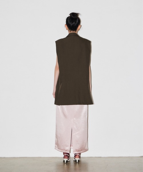 ANDRESD(アンドレスド)の「ビジューボックスシルエットジレ / Bijou Box Silhouette Gilet(ベスト・レディース・ブラック/ブラウン/グレー・S/M)」の14枚目の写真