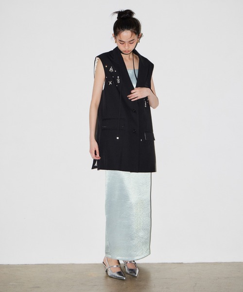 ANDRESD(アンドレスド)の「ビジューボックスシルエットジレ / Bijou Box Silhouette Gilet(ベスト・レディース・ブラック/ブラウン/グレー・S/M)」の19枚目の写真