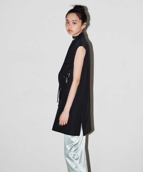 ANDRESD(アンドレスド)の「ビジューボックスシルエットジレ / Bijou Box Silhouette Gilet(ベスト・レディース・ブラック/ブラウン/グレー・S/M)」の21枚目の写真