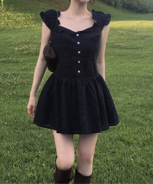 Aelina(エリナ)の「フリルショートワンピース(ワンピース・レディース・オフホワイト/ブラック・FREE)」の2枚目の写真