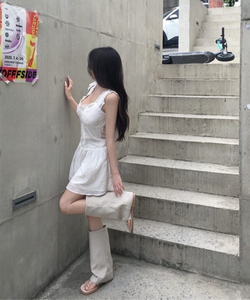 Aelina(エリナ)の「フリルショートワンピース(ワンピース・レディース・オフホワイト/ブラック・FREE)」の7枚目の写真