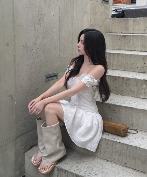 Aelina(エリナ)の「フリルショートワンピース(ワンピース・レディース・オフホワイト/ブラック・FREE)」の9枚目の写真