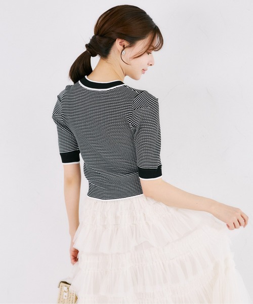 tocco closet(トッコ クローゼット)の「パール飾り釦付き配色リブニットプルオーバー(ニット/セーター・レディース・ブラック/ネイビー/レッド・M)」の9枚目の写真