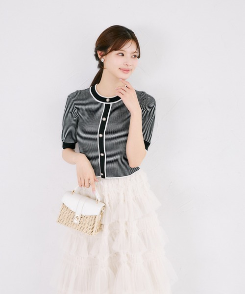 tocco closet(トッコ クローゼット)の「パール飾り釦付き配色リブニットプルオーバー(ニット/セーター・レディース・ブラック/ネイビー/レッド・M)」の7枚目の写真