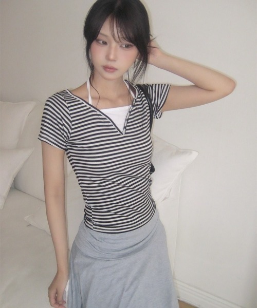 anyonemore（エニワンモア）の「ホルタードッキングボーダーVネックヘンリー半袖Tシャツ（Tシャツ/カットソー・レディース・ブラック・FREE）」の5枚目の写真