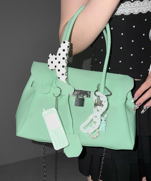 me+em select(ミームセレクト)の「ジェリーバッグ S / Jelly Bag S(ハンドバッグ・レディース・ピンク/イエロー/グリーン/ブルー/パープル/ホワイト・FREE)」の3枚目の写真