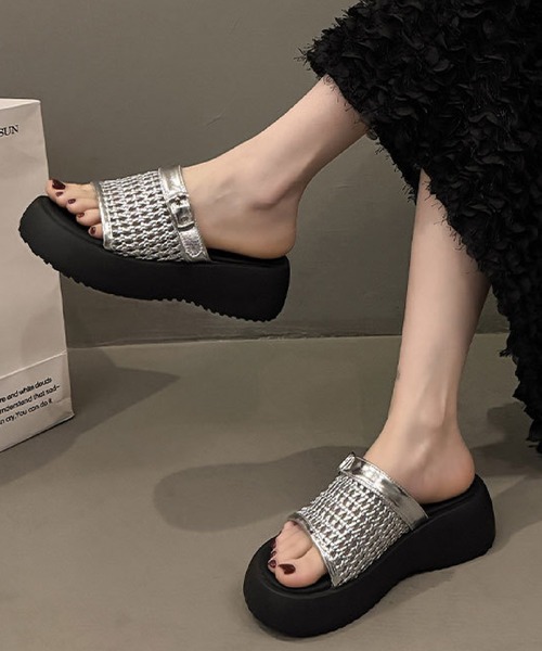 HALEY PESCA(ヘーリーペスカ)の「HALEY PESCA/厚底メッシュベルトミュールサンダル(サンダル・レディース・ブラック/ホワイト/シルバー・38/40/36)」の1枚目の写真