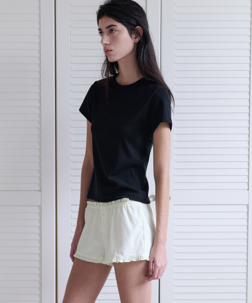 ANDNEEDS(アンドニーズ)の「Bessette half tee (black)(Tシャツ/カットソー・レディース・その他・FREE)」の1枚目の写真