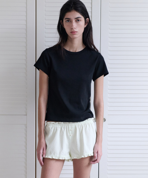 ANDNEEDS(アンドニーズ)の「Bessette half tee (black)(Tシャツ/カットソー・レディース・その他・FREE)」の2枚目の写真