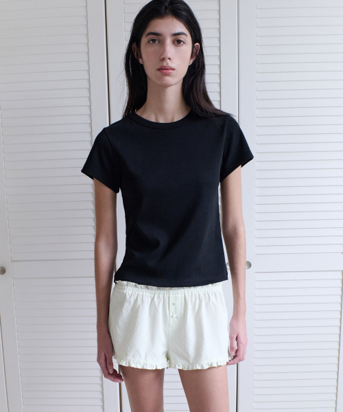 ANDNEEDS(アンドニーズ)の「Bessette half tee (black)(Tシャツ/カットソー・レディース・その他・FREE)」の3枚目の写真