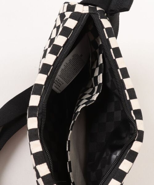 VANS(バンズ)の「OLD SKOOL ICON クロスボディバッグ / Old Skool Icon Crossbody Bag B VN00101VBF51(ボディバッグ/ウエストポーチ・メンズ・ブラック・ONE SIZE)」の8枚目の写真