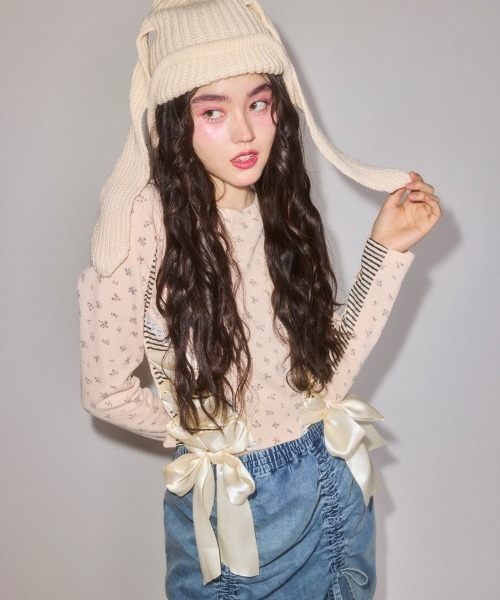 Candy Stripper(キャンディストリッパー)の「SHOULDER PAD FLOWER トップス(Tシャツ/カットソー・レディース・アイボリー/ブラック/グレー・FREE)」の14枚目の写真