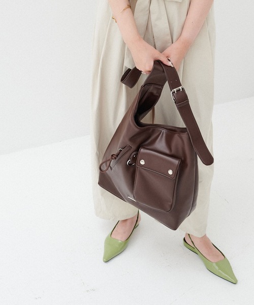 ELLEgirl（エルガール）の「ワンハンドルアウトポケットショルダー【A4収納可能】（トートバッグ・レディース・ブラウン/ブラック・FREE）」の13枚目の写真