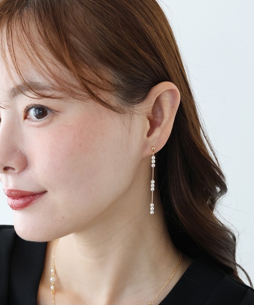 BLUEEAST（ブルーイースト）の「トリプルパールロングピアス / ニッケルフリー（ピアス（両耳用）・レディース・シルバー/ゴールド・FREE）」の6枚目の写真