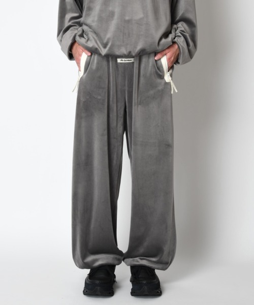 SUPERTHANKS(スーパーサンクス)の「ベロアバレルレッグラインパンツVelour barrel leg line pants(その他パンツ・メンズ・グレー×ホワイト/ブラック×ブラック/ブラック×グレー/グレー・S/L/M)」の1枚目の写真