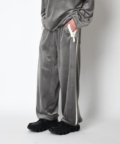 SUPERTHANKS(スーパーサンクス)の「ベロアバレルレッグラインパンツVelour barrel leg line pants(その他パンツ・メンズ・グレー×ホワイト/ブラック×ブラック/ブラック×グレー/グレー・S/L/M)」の21枚目の写真