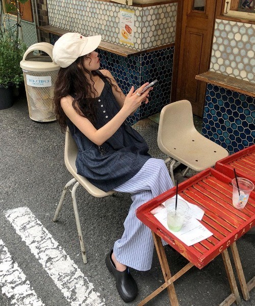 FAVORITO(ファヴォリート)の「デニムノーカラートップス(キャミソール・レディース・ブルー・F)」の18枚目の写真