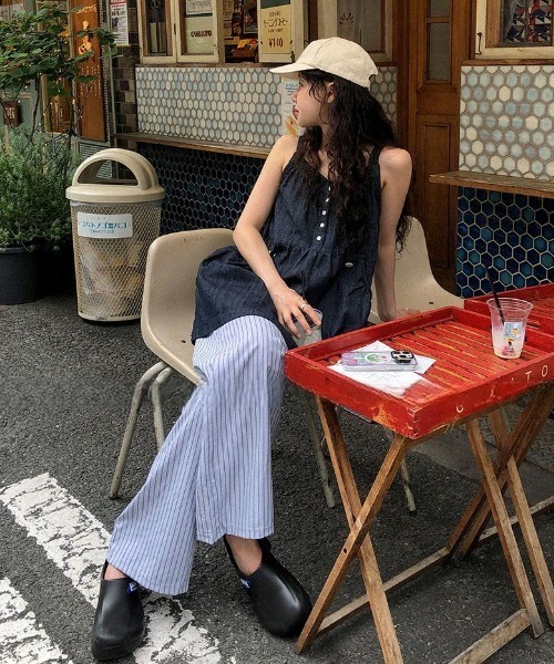 FAVORITO(ファヴォリート)の「デニムノーカラートップス(キャミソール・レディース・ブルー・F)」の20枚目の写真