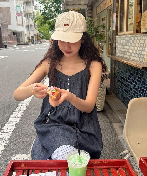 FAVORITO(ファヴォリート)の「デニムノーカラートップス(キャミソール・レディース・ブルー・F)」の22枚目の写真