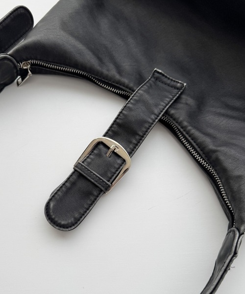 CANAL JEAN(キャナルジーン)の「El mar ベルト付きショルダーバッグ(ショルダーバッグ・レディース・ブラック・ONE SIZE)」の11枚目の写真