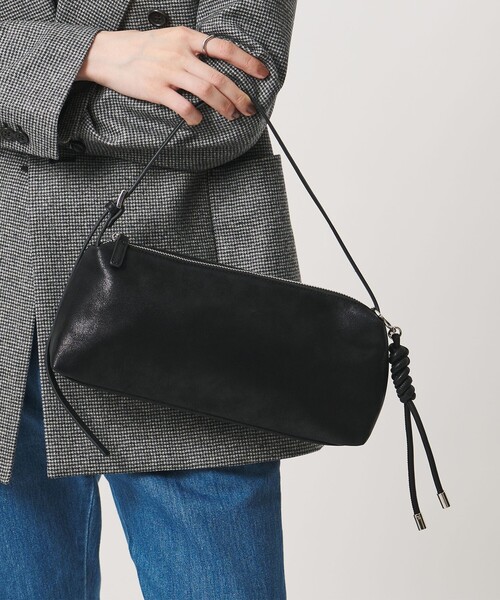 UNITED ARROWS(ユナイテッドアローズ)の「ワイド ショルダーバッグ(ショルダーバッグ・レディース・ブラック/ブラウン・FREE)」の2枚目の写真