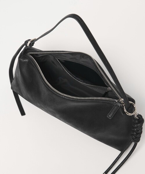 UNITED ARROWS(ユナイテッドアローズ)の「ワイド ショルダーバッグ(ショルダーバッグ・レディース・ブラック/ブラウン・FREE)」の13枚目の写真