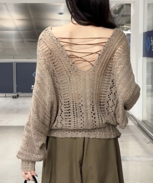 AMAJI(アマジ)の「ウール混 Vネック フロントリボン メッシュニット(ニット/セーター・レディース・ブラック/ベージュ/ホワイト・FREE)」の5枚目の写真