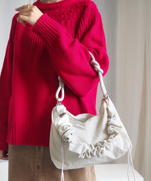 minia（ミニア）の「3wayで持てるこなれ感[ロープハンドルシャーリングショルダーバッグ]（ハンドバッグ・レディース・ブラック/オフホワイト・FREE）」の2枚目の写真