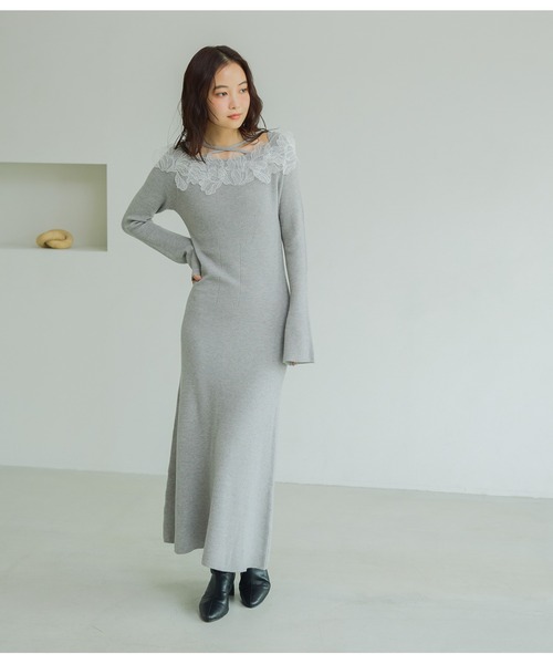 mysty woman(ミスティウーマン)の「【洗濯機で洗える】デコルテレースニットワンピース 1077973(ワンピース・レディース・ブラック/ライトブルー/グレー・FREE)」の3枚目の写真