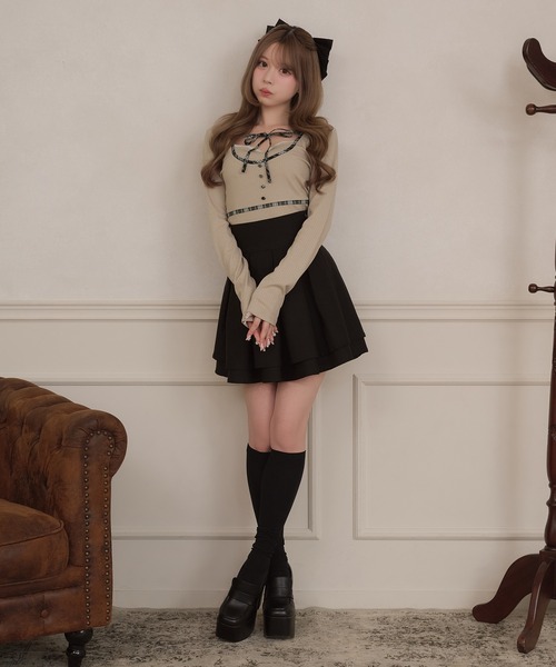 apres jour(アプレジュール)の「フロントリボンレイヤード風トップス(Tシャツ/カットソー・レディース・ベージュ/ブラック・X-LARGE/フリー)」の12枚目の写真