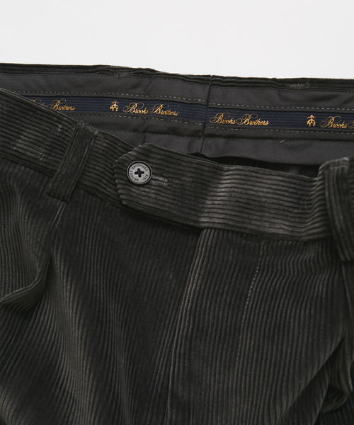 BROOKS BROTHERS(ブルックスブラザーズ)の「Brooks Brothers / ブルックス ブラザーズ 別注 2タック コーデュロイ パンツ(スラックス・メンズ・チャコールグレー/ブラック・34/32/30)」の5枚目の写真