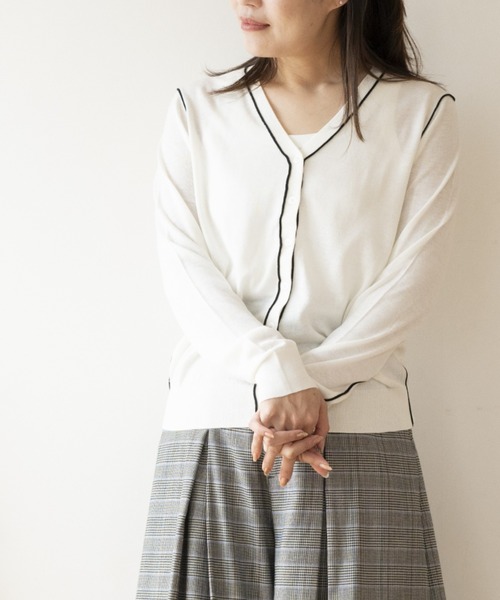 JOCOSA(ジョコサ)の「メリノウール配合 パイピングカーディガン(カーディガン/ボレロ・レディース・ブラック/ブルー/ホワイト・FREE)」の14枚目の写真