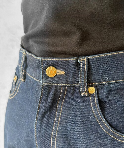 Thevon(ゼボン)の「裾ウェーブセミフレアデニムパンツ(デニムパンツ・レディース・インディゴブルー/ブラック・S/M)」の20枚目の写真