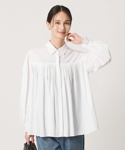 UNITED ARROWS(ユナイテッドアローズ)の「パールライク ボタン タック フレア ブラウス(シャツ/ブラウス・レディース・ベージュ/ブラック/ホワイト・FREE)」の6枚目の写真