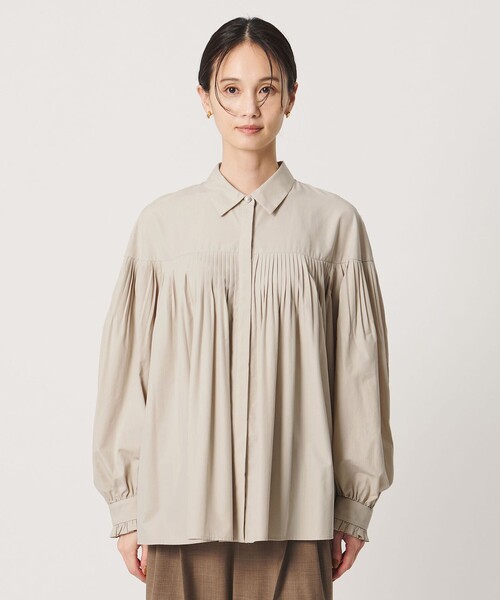 UNITED ARROWS(ユナイテッドアローズ)の「パールライク ボタン タック フレア ブラウス(シャツ/ブラウス・レディース・ベージュ/ブラック/ホワイト・FREE)」の12枚目の写真