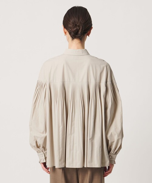 UNITED ARROWS(ユナイテッドアローズ)の「パールライク ボタン タック フレア ブラウス(シャツ/ブラウス・レディース・ベージュ/ブラック/ホワイト・FREE)」の14枚目の写真