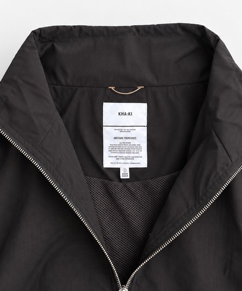 CANAL JEAN(キャナルジーン)の「KHA:KI STAND COLLAR JACKET(ナイロンジャケット・レディース・ブラック・2)」の12枚目の写真