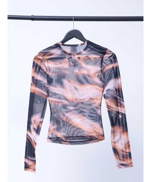 Now me. by NYLON JAPAN（ナウミーバイナイロンジャパン）の「【adidas】グラフィック メッシュ Tシャツ（Tシャツ/カットソー・レディース・オレンジ/グレー・SMALL/MEDIUM）」の5枚目の写真