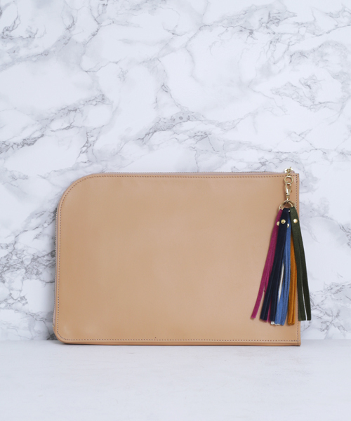 United Tokyo ユナイテッドトウキョウ の タッセル付きクラッチバッグ クラッチバッグ Wear