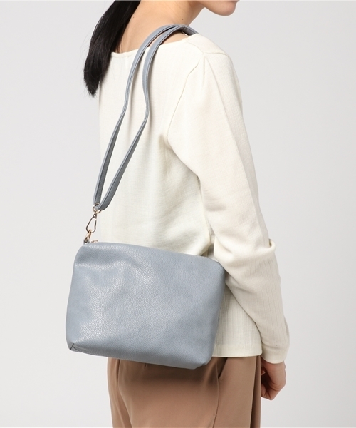 mysty woman（ミスティウーマン）の「フロントジップミニショルダーバッグ（ショルダーバッグ・レディース・オフホワイト/グレイッシュブルー/ブラック・FREE）」の9枚目の写真
