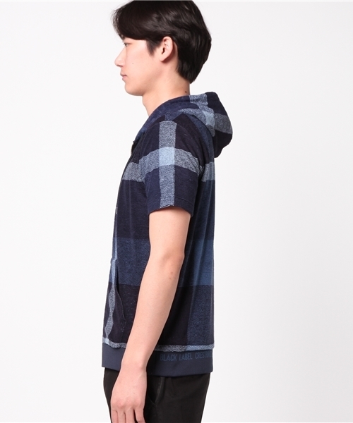 BLACK LABEL CRESTBRIDGE（ブラックレーベル・クレストブリッジ）の「ビックスケールクレストブリッジチェック ハーフスリーブパイルパーカー【COLLECTION LINE】（パーカー・メンズ・ネイビー・M/L）」の2枚目の写真