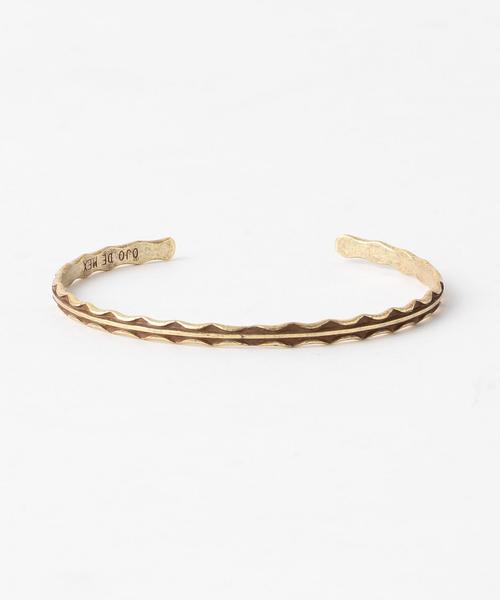 green label relaxing（グリーンレーベルリラクシング）の「SC バングル S4 ◆（ブレスレット・メンズ・ゴールド/シルバー・FREE）」の2枚目の写真