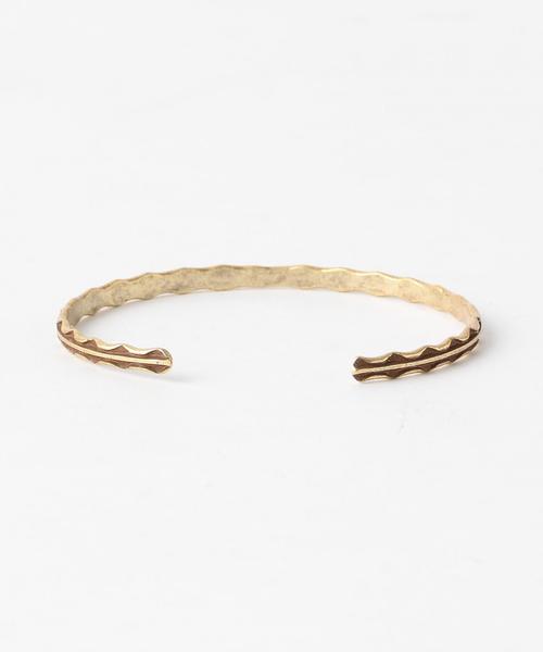 green label relaxing（グリーンレーベルリラクシング）の「SC バングル S4 ◆（ブレスレット・メンズ・ゴールド/シルバー・FREE）」の3枚目の写真