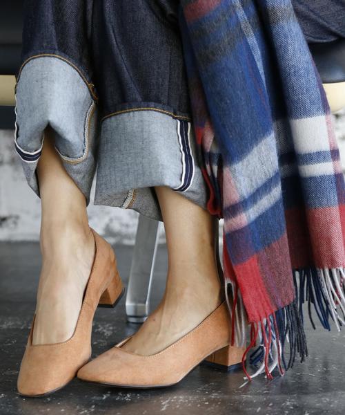 coen(コーエン)の「【『LEE』11月号掲載】チャンキーヒールスクエアパンプス(ブラック / ベージュ⇒ WEB限定カラー)(パンプス・レディース・ブラック/ダークグレー/テラコッタ/ベージュ/ダークグリーン・X-LARGE/SMALL/MEDIUM/LARGE)」の5枚目の写真