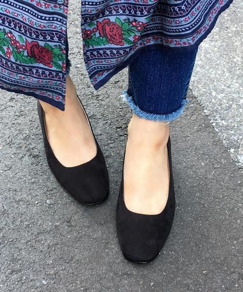 coen(コーエン)の「【『LEE』11月号掲載】チャンキーヒールスクエアパンプス(ブラック / ベージュ⇒ WEB限定カラー)(パンプス・レディース・ブラック/ダークグレー/テラコッタ/ベージュ/ダークグリーン・X-LARGE/SMALL/MEDIUM/LARGE)」の2枚目の写真