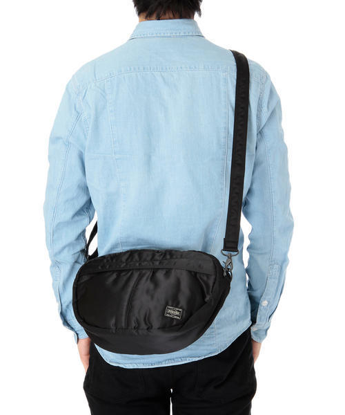 PORTER（ポーター）の「PORTER TANKER SHOULDER BAG <B印 YOSHIDA SELECT>（ショルダーバッグ・メンズ・ブラック・ONE SIZE）」の5枚目の写真